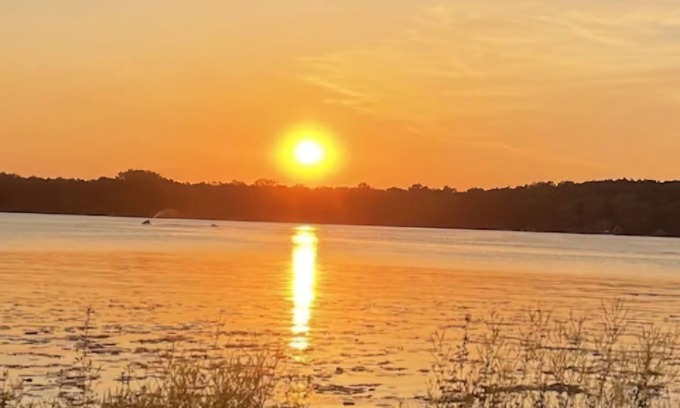 Pardeeville Cabaña | Lakeview Cottage With Perfect Sunsets