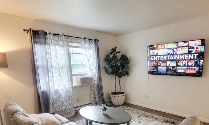 Lansing Apartamento | Lakeview Getaway - 10 mins from Ludlowville Falls