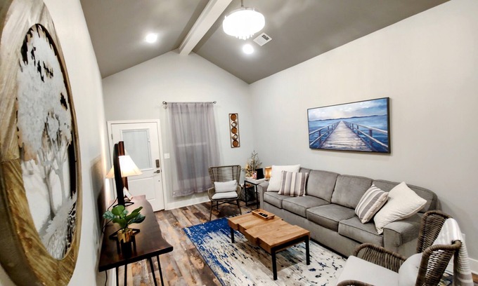 Mid America Casa | Lakeview Getaway A - Perfect for couples or families