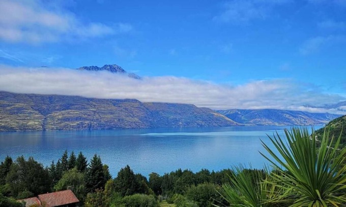Sunshine Bay Apartamento | Lakeview Holiday Studio
