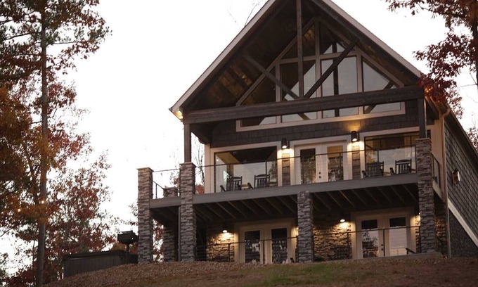 Mena Cabina | Lakeview | Hot Tub | Kayak/Fish | ATV Trails