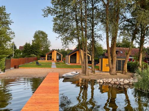 Gil Mały Casa | Lakeview Houses
