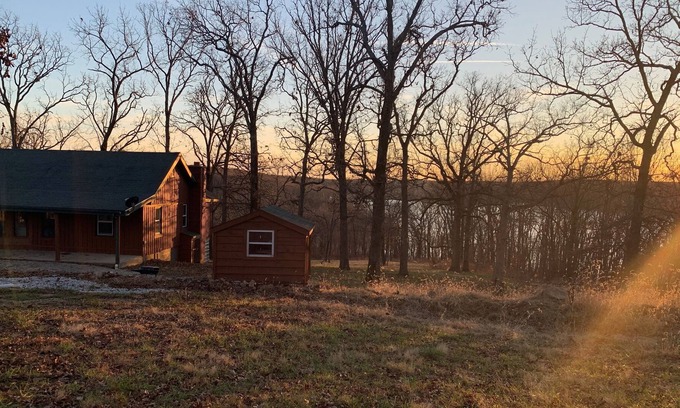 Urbana Cabina | Lakeview Landing & Cottage Cabin