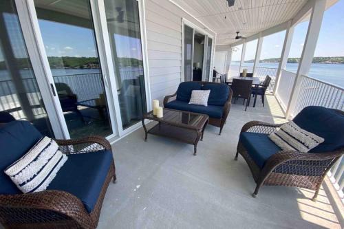 Rocky Mount Apartamento | Lakeview Luxe Penthouse