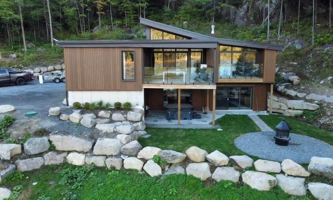 Les Pays-d'en-Haut Regional County Municipality Chalet De Esquí | Lakeview Luxury Cottage w/ Private Spa