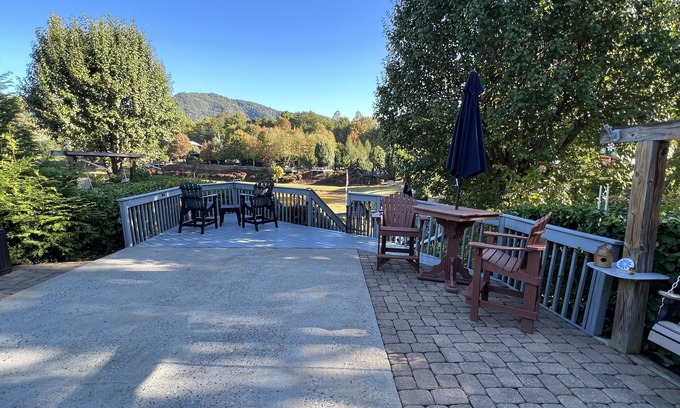 Lake Lure Alquiler De RV | Lakeview Luxury RV spot in class A Motorcoach resort by Rumbling Bald Lake Lure