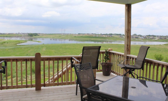 Jefferson Casa | Lakeview Open Concept Family Home-Great for Kids!
