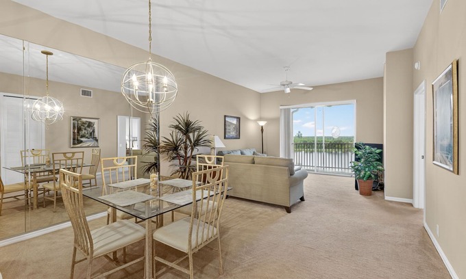Tropical Cove Condominio | Lakeview Retreat at Lexington CC Lake Village
