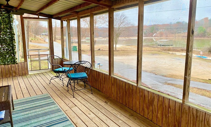 Camden Casa | Lakeview Retreat