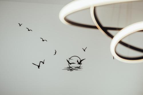 Liepaja Apartamento | Lakeview stay, stunning sunrises