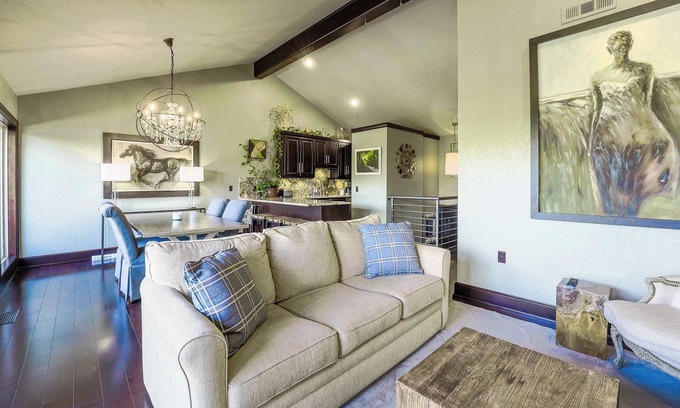 Prairie Creek Casa | August Promo Peaceful Prairie Creek Escape