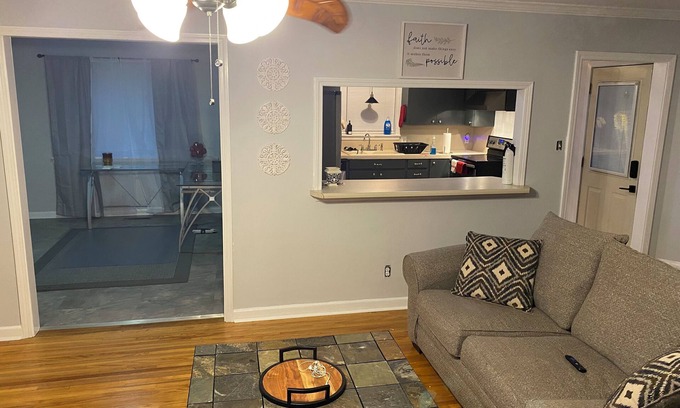 North Little Rock Casa | Lakewood Hideaway
