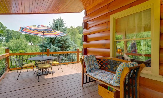 Ingles Casa | Lakewood Lodge Escape with Fire Pit