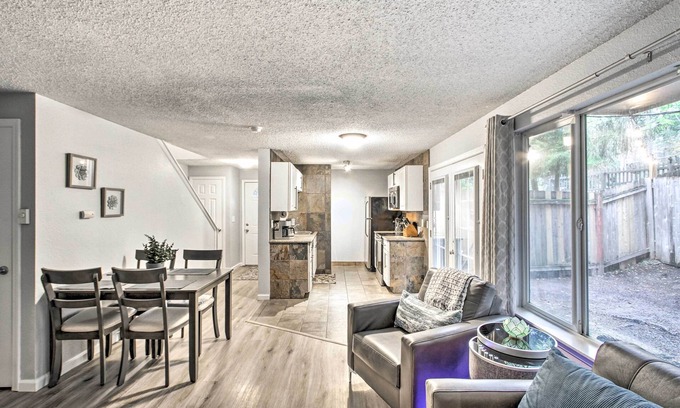 Lakewood Casa | Lakewood Retreat: Access Nature & Urban Sites