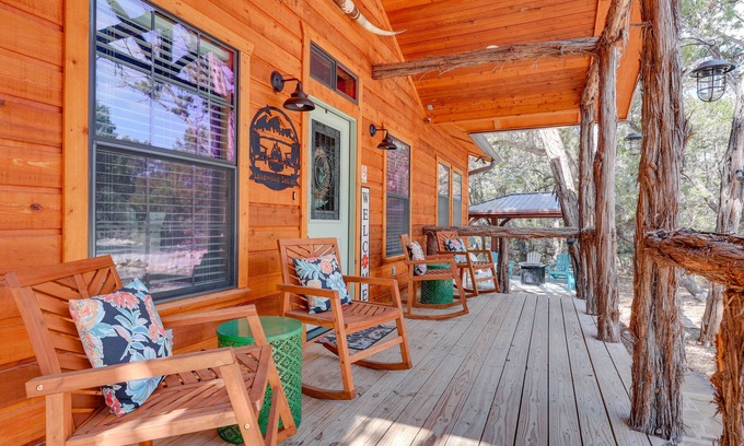 Canyon Lake Cabina | 'Lakewood Secret' Cabin ~ 4 Mi to The Lake!