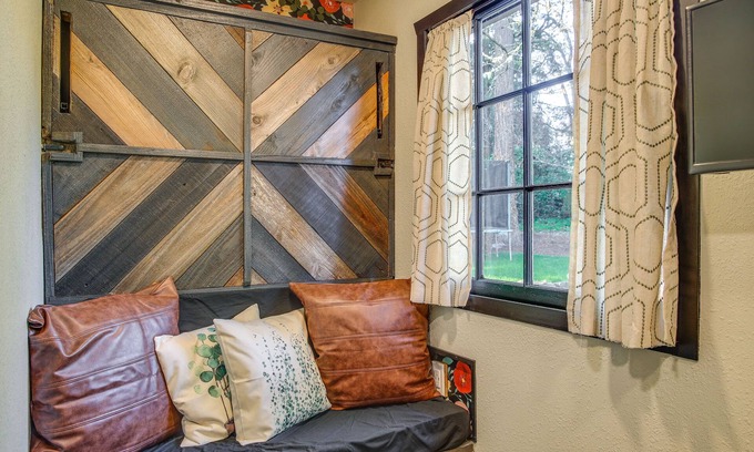 Tillicum Apartamento | Lakewood Vacation Rental - Walk to American Lake!