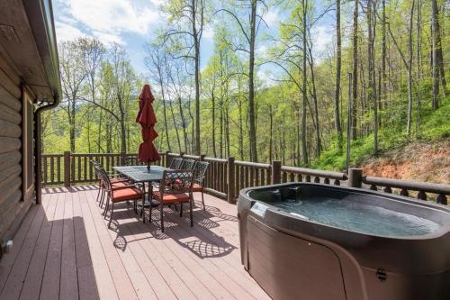Black Mountain Casa | Lakey Gap Lodge by Carolina Mornings