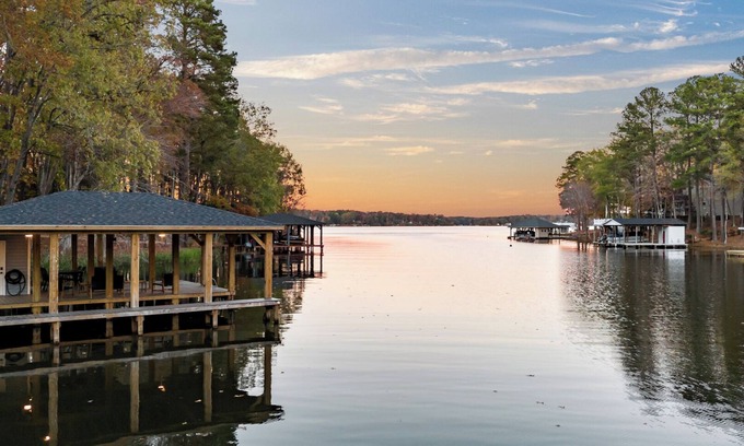 Wise Casa | Lakin`Reel Memories - Sleeps 18 - New Rental