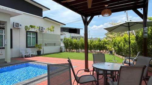 Malacca City Casa | LAMAN KASEH Homestay Bukit Katil 4bedroom with Swimming Pool