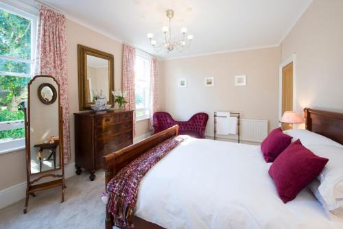 Seaford Casa | Lamb's Knees