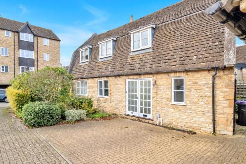 Stamford Casa | Lambert Cottage - In the Heart of Stamford