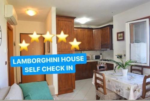 San Giovanni in Persiceto Apartamento | Lamborghini - Terrace and Free Wi-fi
