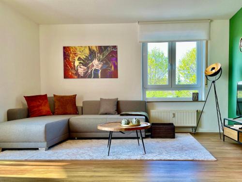 Renningen Apartamento | LaMiaCasa Balcony Near Bosch and Train Station