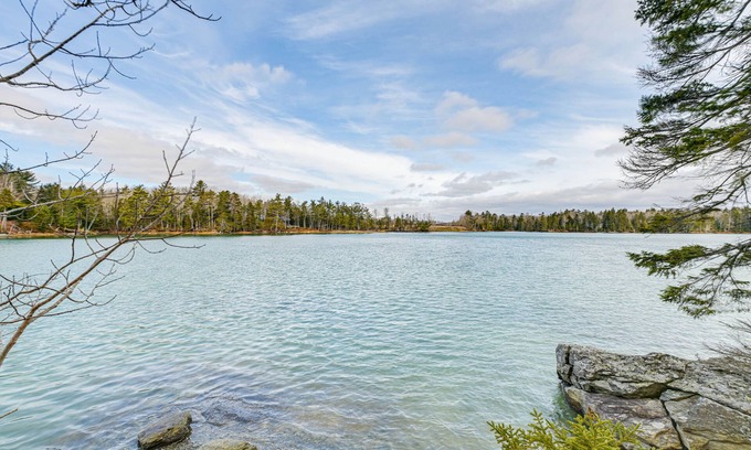 Lamoine Cabina | Lamoine Cabin w/ Deck ~ 16 Mi to Acadia Nat’l Park