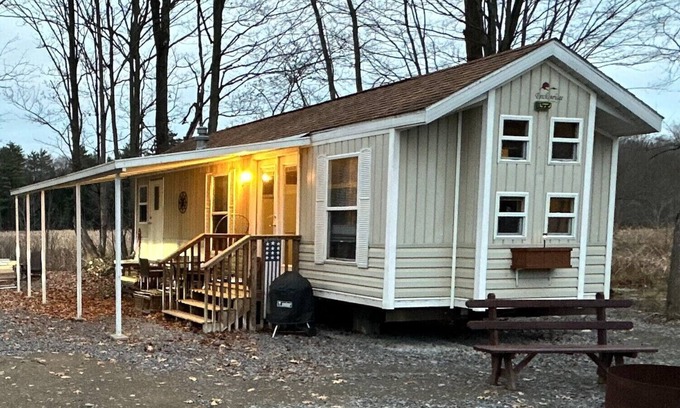 Bradford Cabaña | Lamoka Lake 4-season tiny house for boating, ice-fishing, hunting, wineries