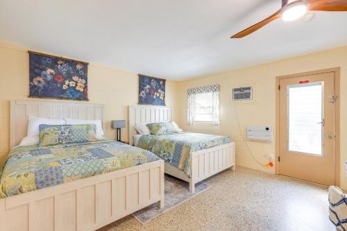 Chiefland Apartamento | Lanai and Fire Pit Riverfront Studio in Chiefland!