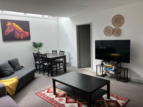 Burnham Apartamento | Lancing Apartments - Spacious 2 Bed - Sleeps 6 - Burnham Village