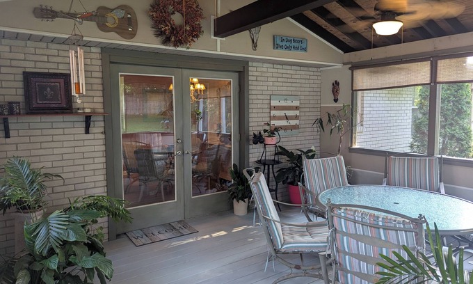 Green Hill Casa | Land O Lakes/4 Bdrm4 Bed,1.5 Bath,Screen Patio,Garden View,3 tvs,wifi