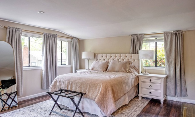 Land Park Apartamento | Land Park Studio Loft-Great Location! -Full Kitchen, Natural Light.