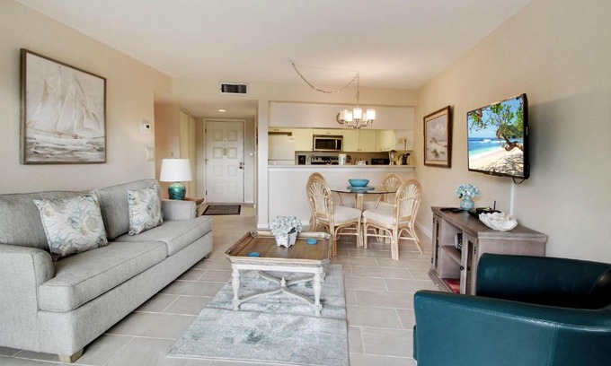 Sunset Beach Casa | Land's End 1-203 Pool View