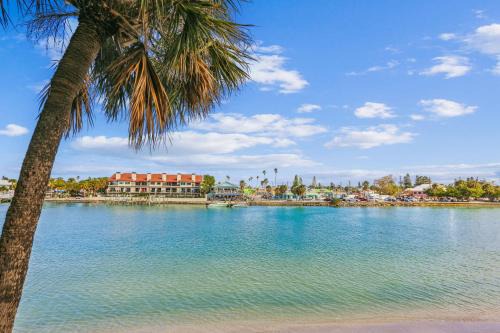 Sunset Beach Casa | Land's End 3-205 Bay Front - Premier
