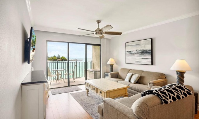 Sunset Beach Casa | Land's End 5-204 Gulf-Bay Front - Premier