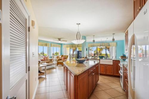 Sunset Beach Casa | Land's End 8-201 Beach Front - Premier