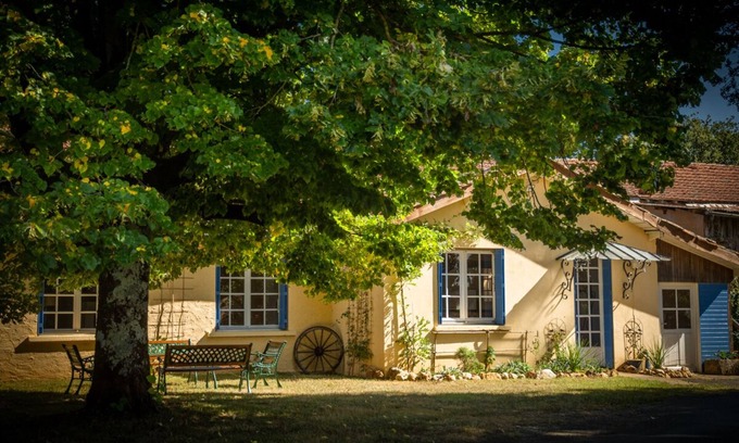 Bayac Casa | Landelijke Gîte met Ruime Omheinde Tuin