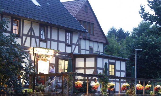 Hann. Muenden Apartamento | Double room with shower / toilet incl. Breakfast - Landgasthaus zum Krug