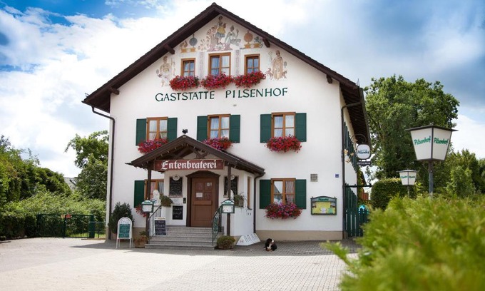 Hechendorf am Pilsensee Casa | Landgasthof Pilsenhof Entenbraterei