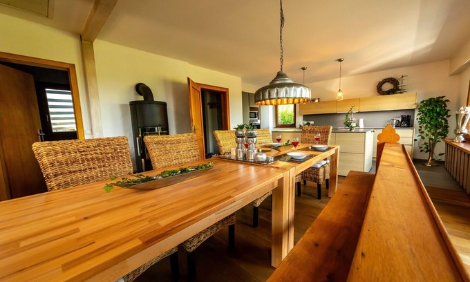Brakel Casa | Landhaus am Silberberg, Ferienhaus im Grünen mit Sauna, Kamin und Großen Garten