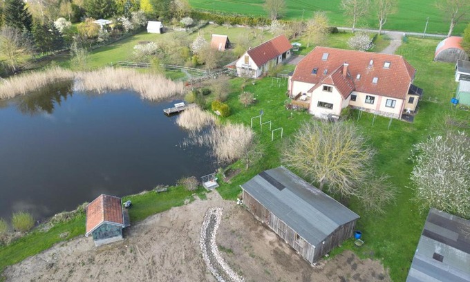 Lohmen Apartamento | Landhaus am Teich