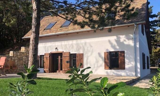 Vaszoly Casa | Landhaus Pirk Impressive panorama, peaceful surroundings, comfortable, spacious apartments