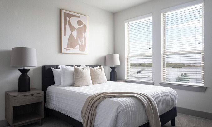 Manor Apartamento | Landing | Modern 1BD, Courtyard, Gym
