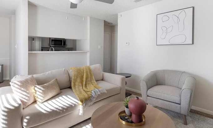 Denton Apartamento | Landing | Amazing 1BD, Gym, Pool