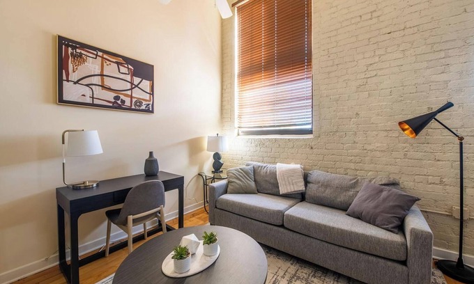 Petersburg Apartamento | Landing | Modern 1BD, Courtyard, Gym