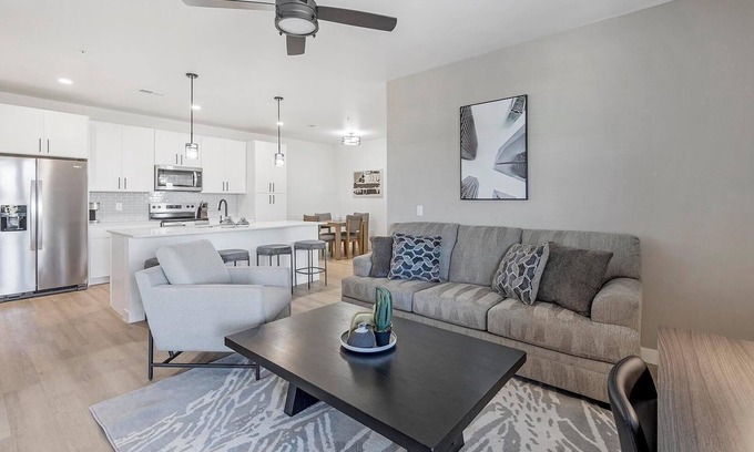 Casa Grande Apartamento | Landing | Amazing 2BD, Clubhouse, Gym