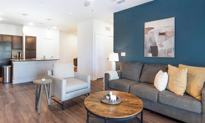 San Antonio Apartamento | Landing | Amazing 2BD, Clubhouse, Pool