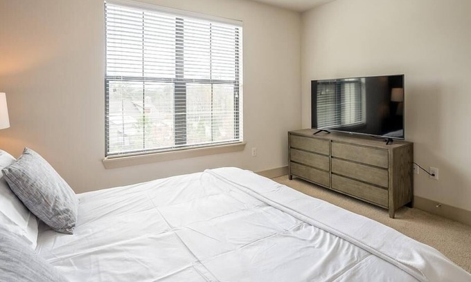 Crestline Heights Apartamento | Landing at 4700 Colonnade - 2 Bedrooms in Overton