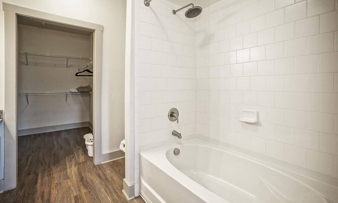 Crestline Heights Apartamento | Landing at 4700 Colonnade - 2 Bedrooms in Overton